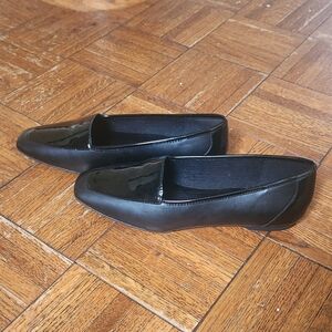 Donald J Pliner Women’s Black Patent Leather Slip-On Loafers Size 9.5M Square To